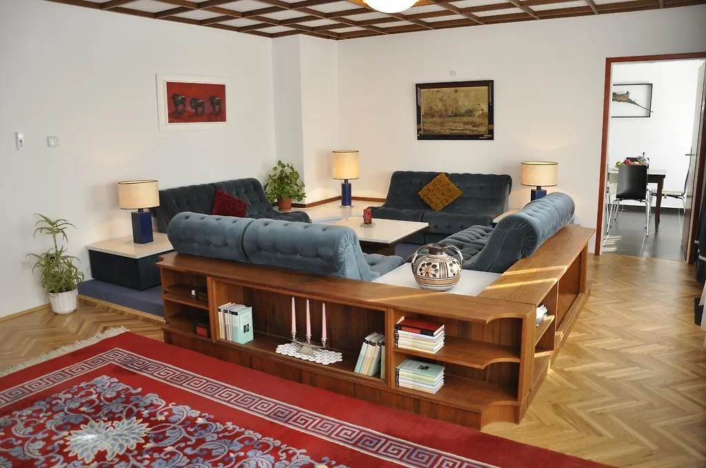 Apartments Crobeg Rab Town 0*,
