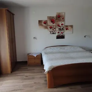 Lino Appartamento Rovigno